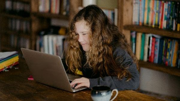 Cours d'expression écrite à distance pour adolescent